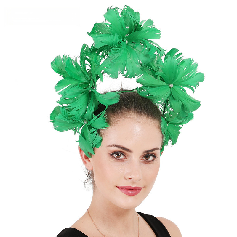 Coiffe à plumes exagérée pour  - Ethnic Fashion Runway avis et prix